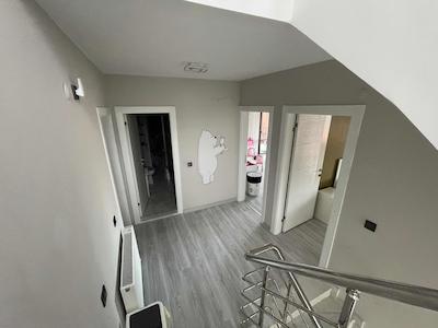 ACİL ÖZDEBİRLİK SİTESİNDE YATIRIMLIK 4 KATLI MÜSTAKİL VİLLA