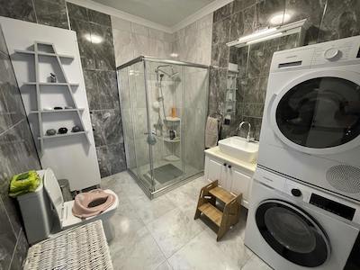 ACİL ÖZDEBİRLİK SİTESİNDE YATIRIMLIK 4 KATLI MÜSTAKİL VİLLA