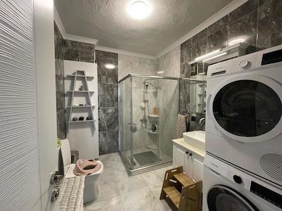 ACİL ÖZDEBİRLİK SİTESİNDE YATIRIMLIK 4 KATLI MÜSTAKİL VİLLA