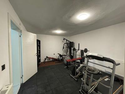 ACİL ÖZDEBİRLİK SİTESİNDE YATIRIMLIK 4 KATLI MÜSTAKİL VİLLA