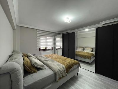 ACİL ÖZDEBİRLİK SİTESİNDE YATIRIMLIK 4 KATLI MÜSTAKİL VİLLA