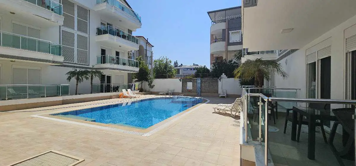 SİDE'DE SİTE İÇERİSİNDE SATILIK HAVUZLU EŞYALI 2+1 DUBLEKS DAİRE