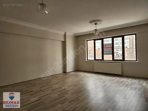REMAX DEN V.FAHRİ BEY CADDESİNDE ARAKAT 3+1 KİRALIK DAİRE