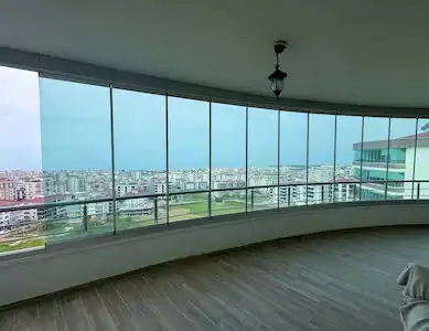 ADAPARK SİTESİ'NDE DENİZ MANZARALI GENİŞ CAM BALKONLU EBEVEYN BANYOLU LÜKS 4+1 DAİRE