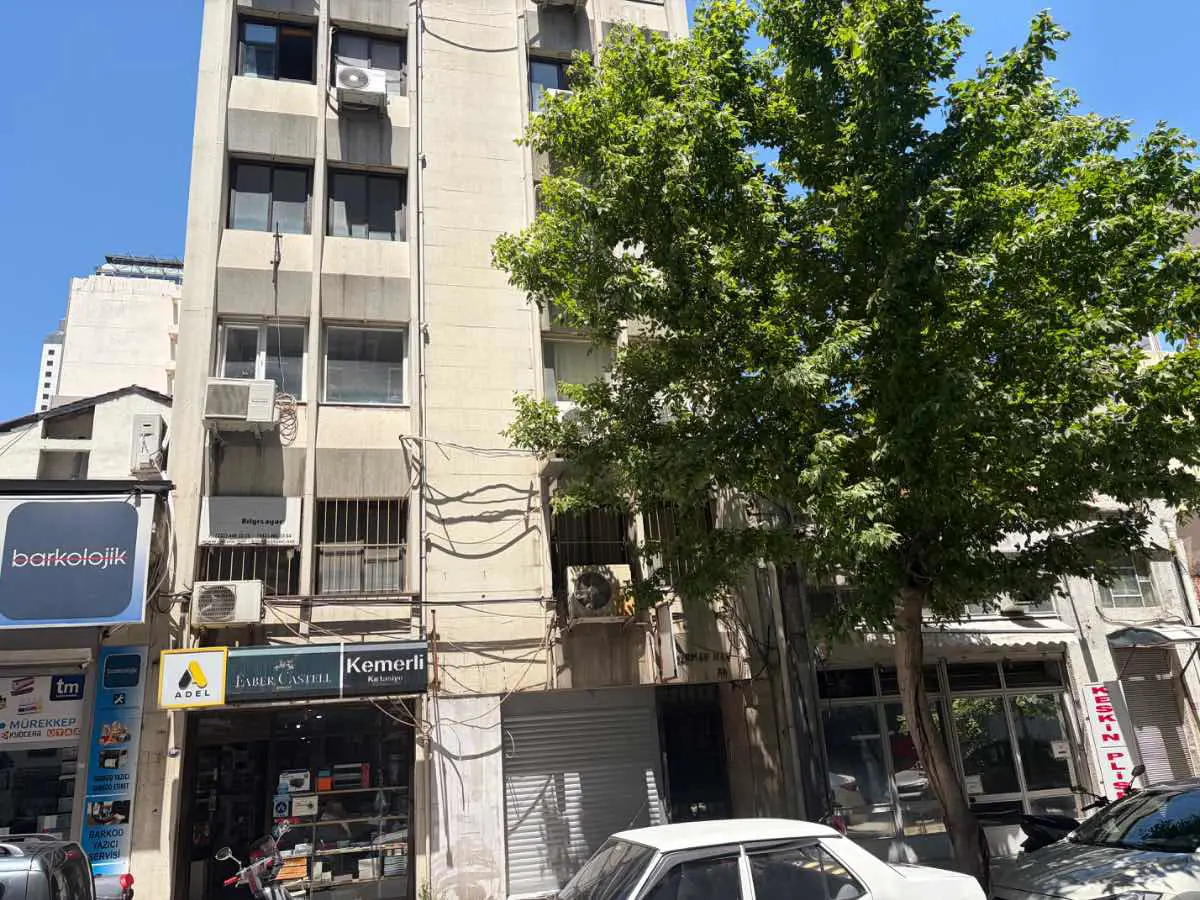İZMİR KONAK'TA SATILIK MOBİLYALI 1+1 OFİS/BÜRO