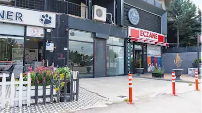 ALACAATLI CADDESİ CEPHELİ TABELA DEĞERİ YÜKSEK BOŞ SATILIK 120 M² DÜKKAN 