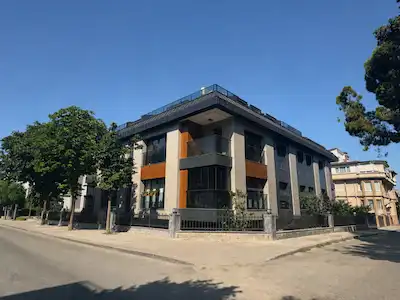 FLORYADA BAHÇEYLE BÜTÜNLEŞEN SEÇKİN YAŞAM