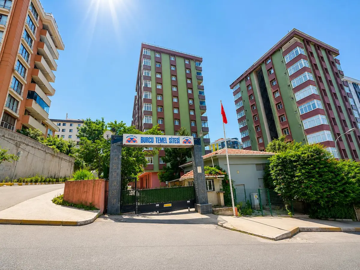 KARTAL BURCU TEMEL SİTESİ KISMİ DENİZ MANZARALI 3+1SATILIK DAİRE