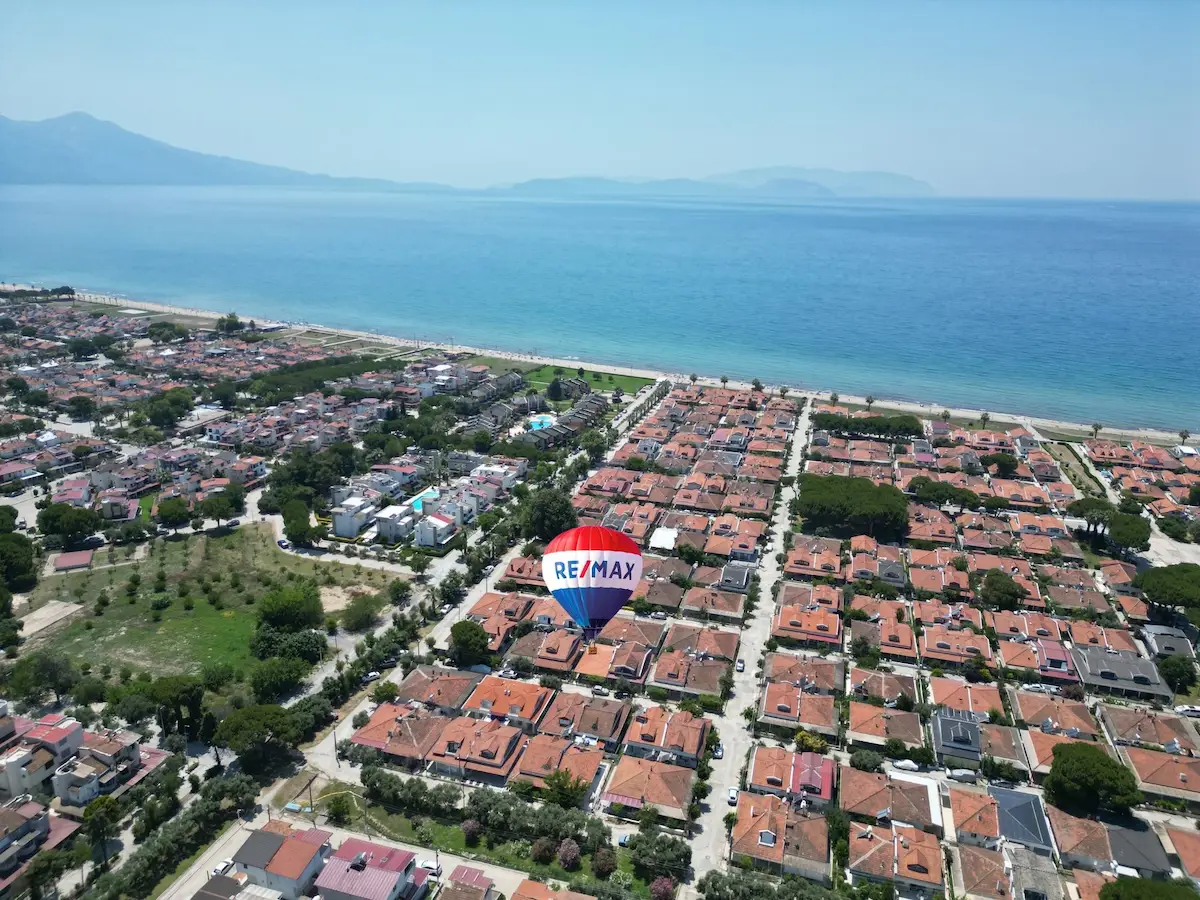 KUŞADASI NAZİLLİ SİTESİNDE BAKIMLI YAZLIK
