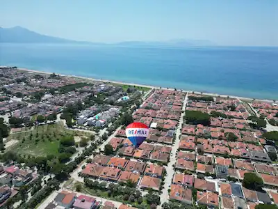 KUŞADASI NAZİLLİ SİTESİNDE BAKIMLI YAZLIK