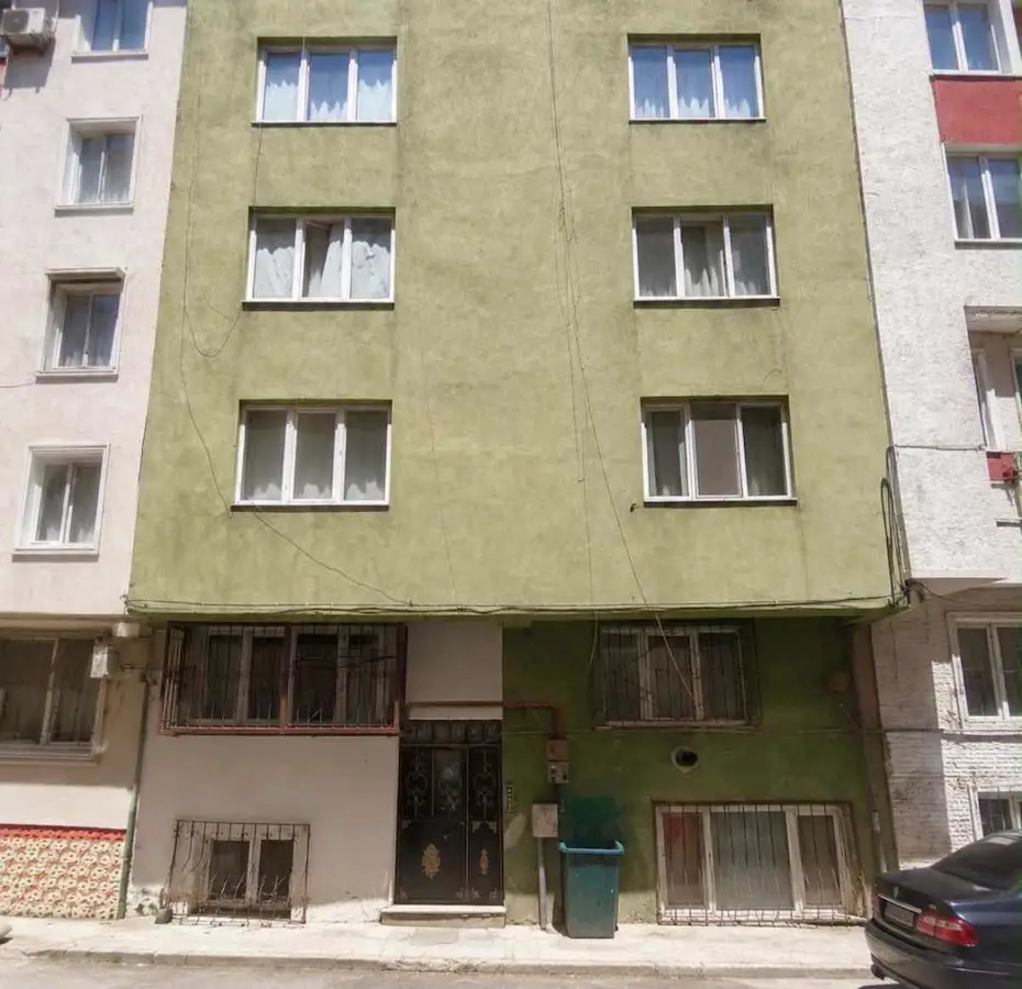 REMAX BEYAZ ELMASBAHÇELER'DE MERKEZİ KONUMDA 2+1 KİRALIK  DAİRE