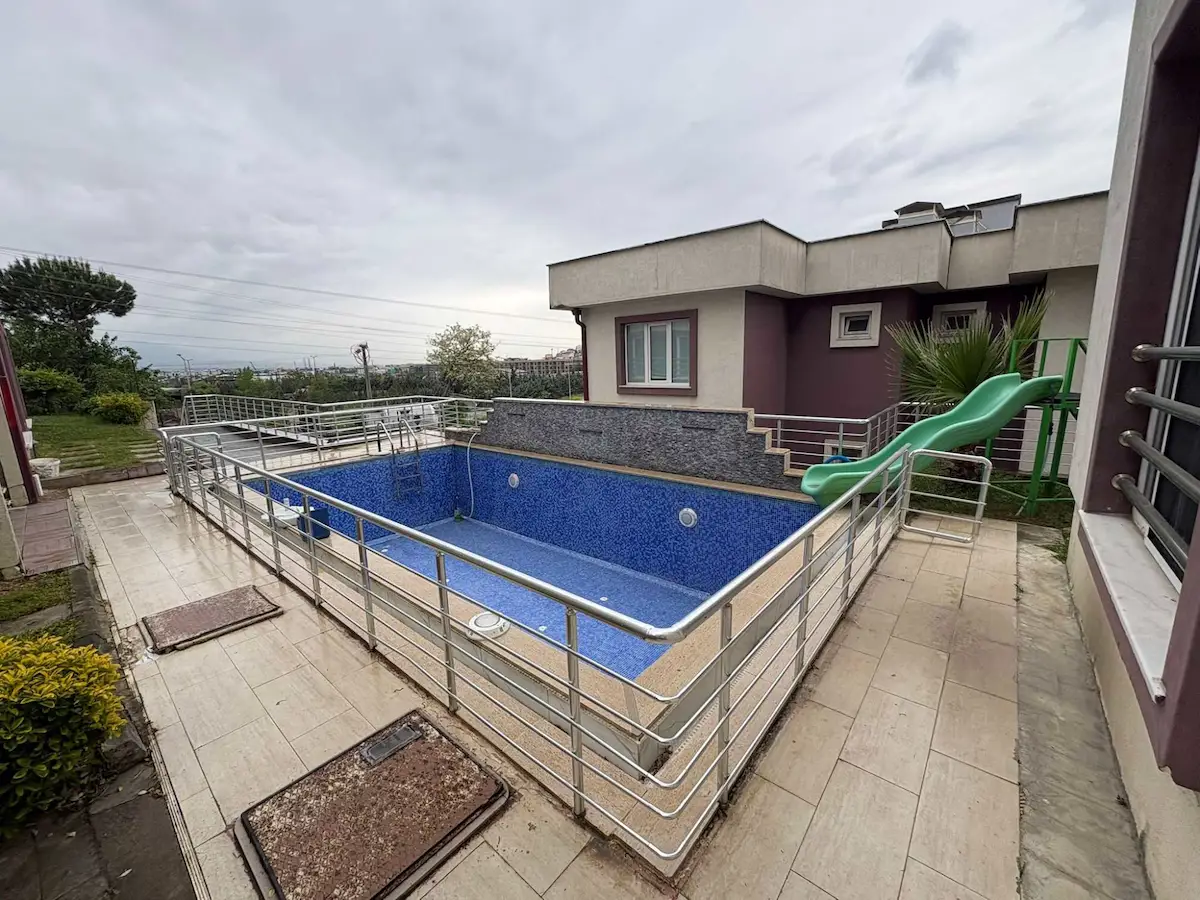 REMAX EFFECT ' TEN SİTE İÇİ KARADENİZLİLER MH. 2+1 KİRALIK DAİRE