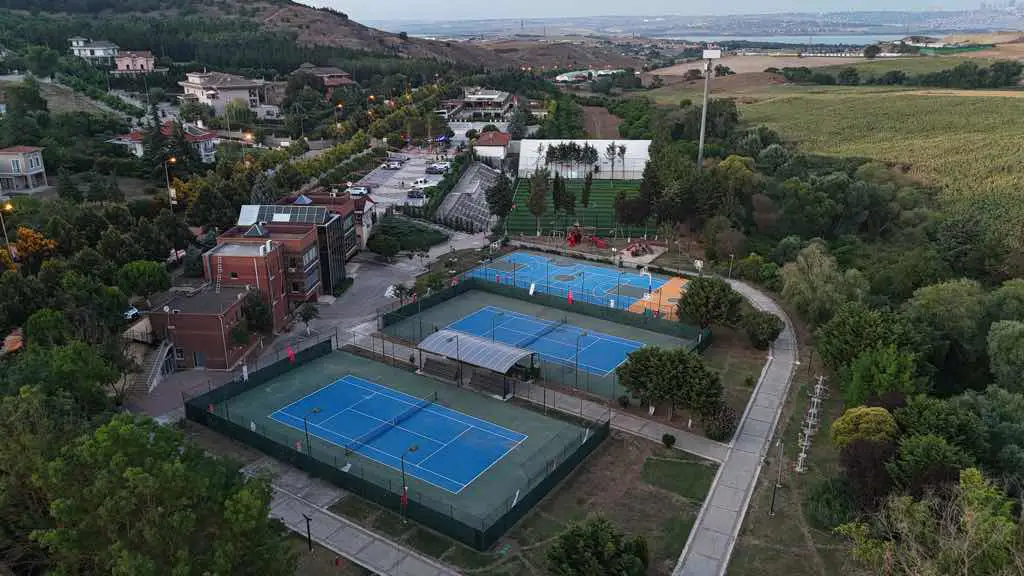 BÜYÜKÇEKMECE’DE SİTE İÇİNDE GÜNEY CEPHE 6+2 2 DÖNÜM ARSA İÇİNDE LÜKS VİLLA | 550 M² NET