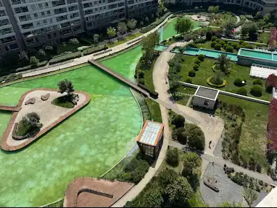 SİNPAŞ LİVA SATIŞOFİSİ REMAX PROF SEZAİ T. SATILIK 1+1 GÖL BÜYÜK BALKON