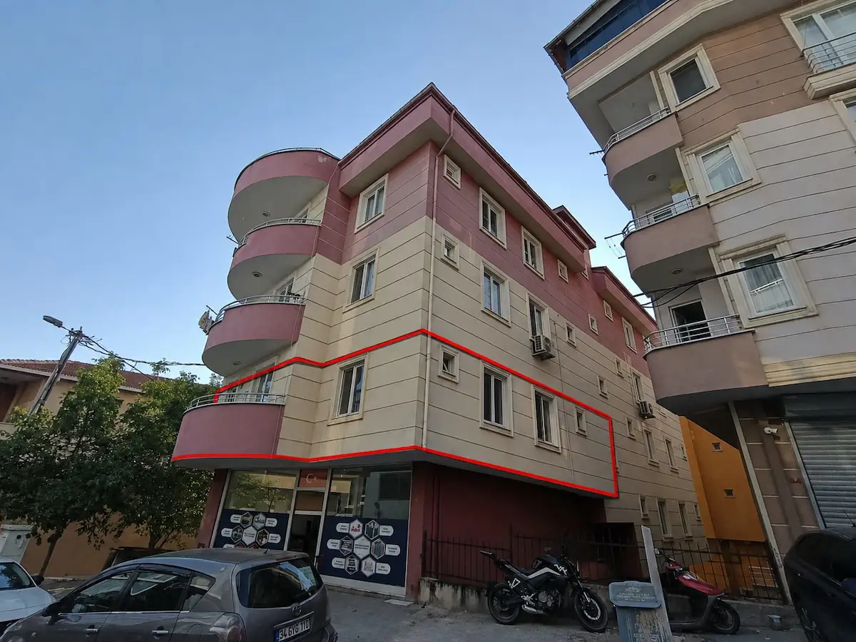 E-5 KARAYOLUNA  YAKIN EBEVEYN BANYOLU SATILIK 3+1 DAİRE 
