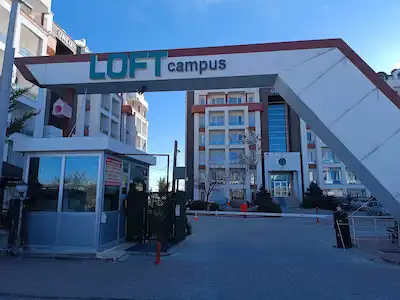 REMAX POINT'TEN LOFT CAMPUS SİTESİ'NDE SATILIK ARAKAT EŞYASIZ 1+1