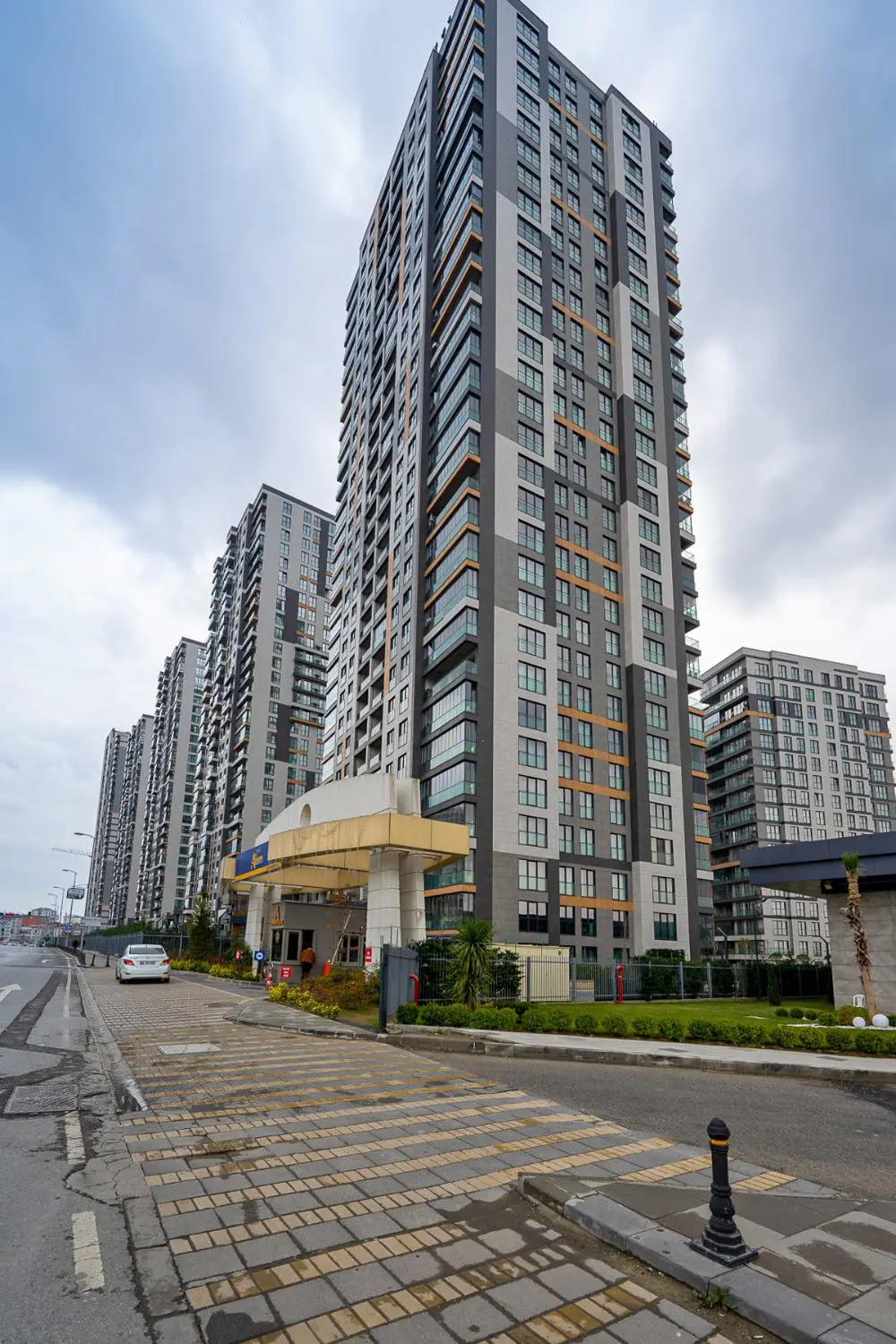 AVRUPA KONUTLARI 1.ETAP 3.BLOKTA BÜYÜK TİP 1+1 KİRALIK DAİRE
