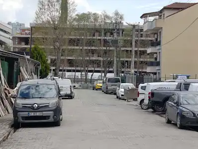 E-5 İZMİT YÖNÜ YEŞİLOVA MEVKİİ ANAYOLA YAKIN SATILIK İŞ YERİ