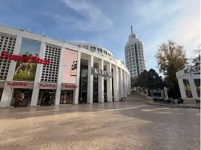 KARUM AVM'DE AVANTAJLI YATIRIM FIRSATI, KİRACISIZ SATILIK DÜKKAN
