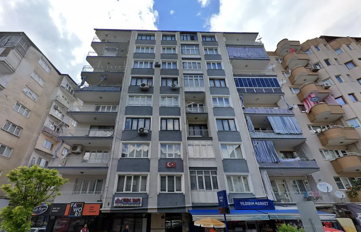 REMAX MODELDEN İNÖNÜ CADDESİNDE 3+1 ARA KAT SATILIK DAİRE