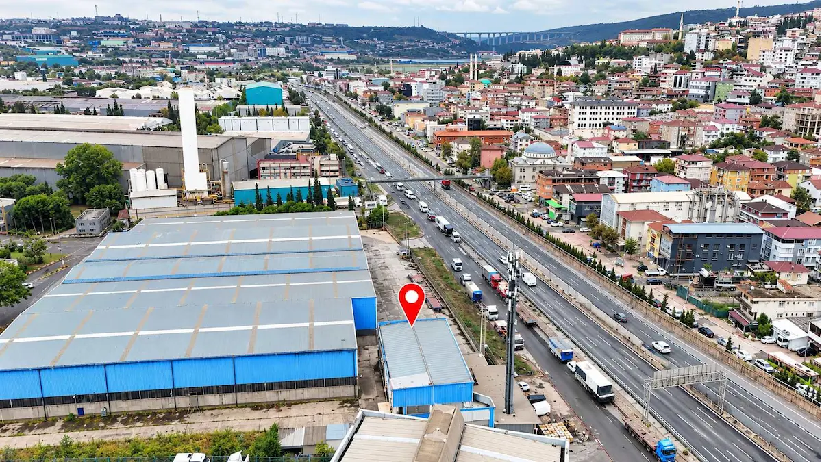 DILOVASI E-5 CEPHE KIRALIK 1300M² FABRIKA-DEPO