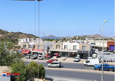 BODRUM YALIKAVAK ANA CADDE ÜZERİNDE 3 KATLI SATILIK KOMPLE BİNA