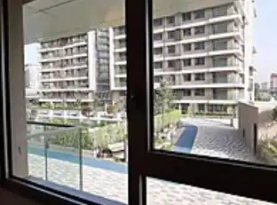 EMİNE GÖKTÜRK,DEN İNİSTANBUL,DA HAVUZ MANZARALI 1+1