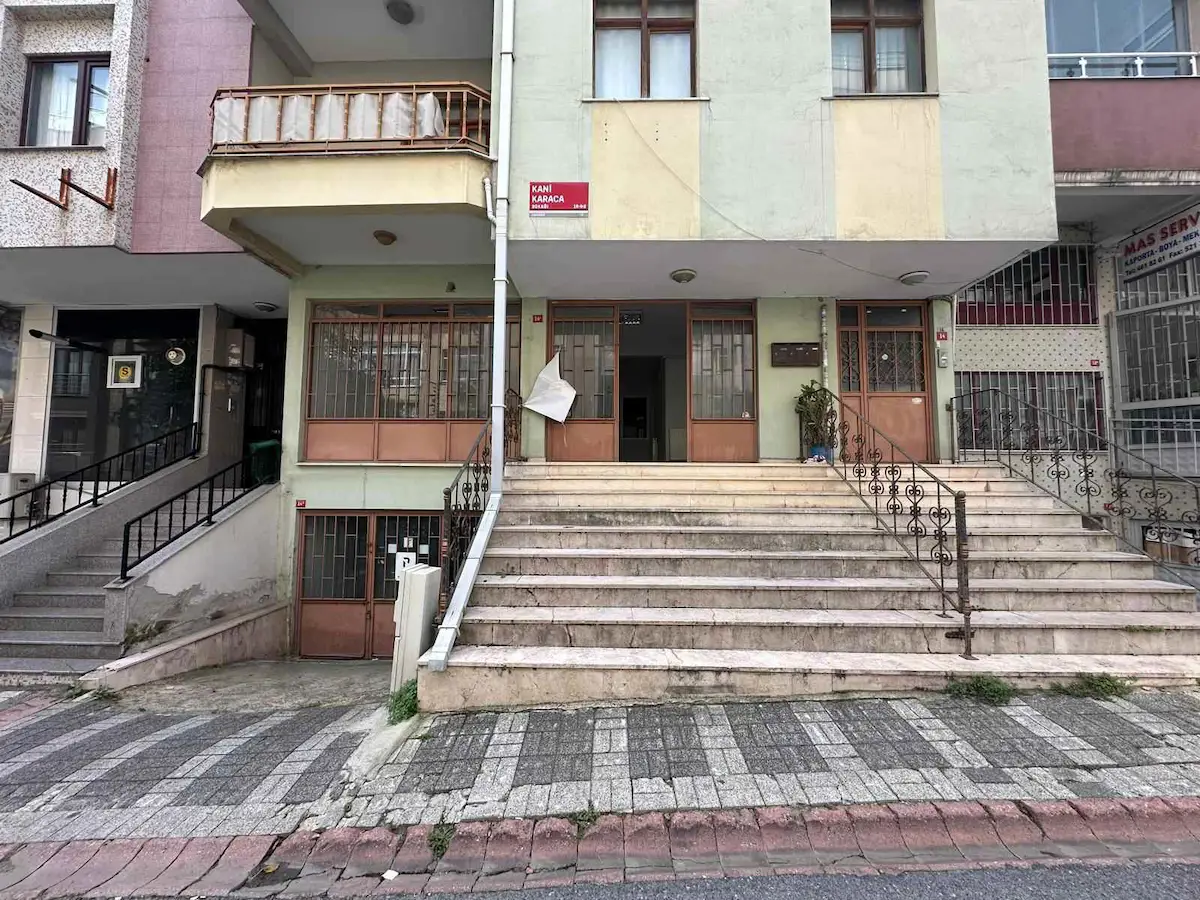 ÜSKÜDAR CUMHURİYET MAHALLESİ'NDE 126 M² KİRALIK DÜKKAN 