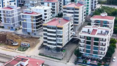 HÜSEYIN BOYLU'DAN TRAMVAYA CEPHE SATILIK EŞYALI 1+1 DAIRE