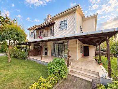 ŞİLE KUMBABA MAHALLESİ – SİTE İÇİNDE KİRALIK 5+1 VİLLA