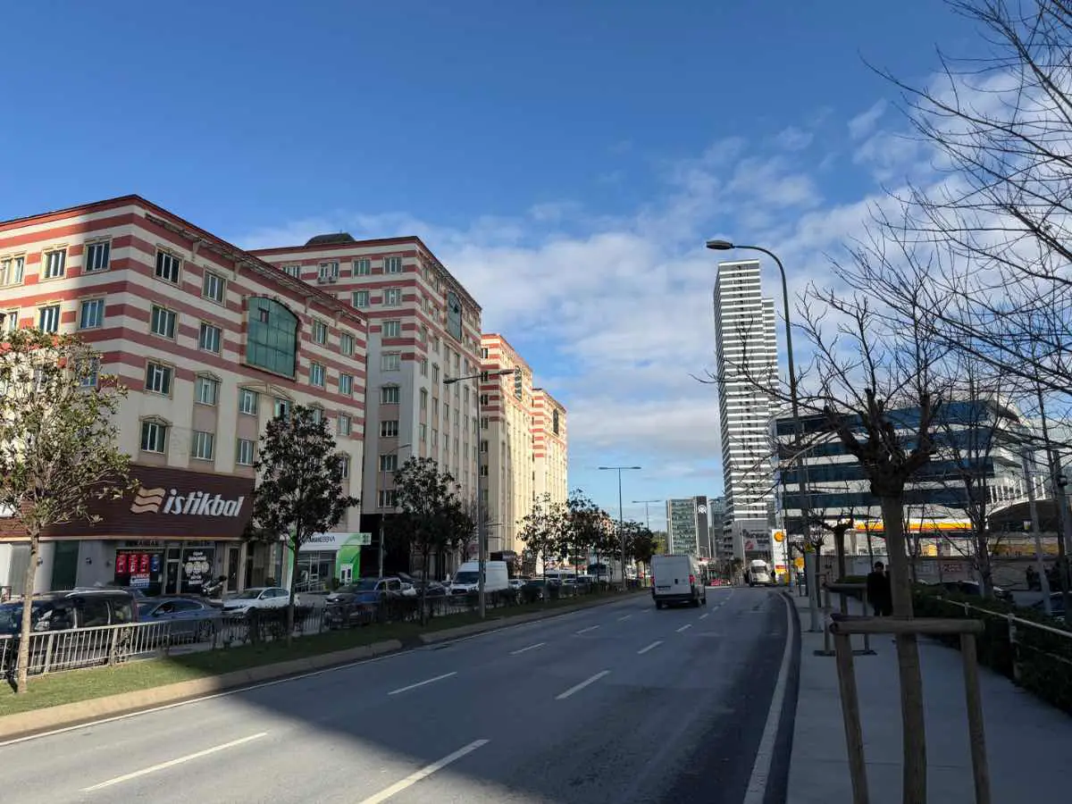 ÜMRANİYE İNKILAP’TA 290 M² NET | 3. KAT | DOĞALGAZ KOMBİLİ KİRALIK OFİS 3