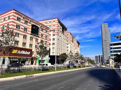 ÜMRANİYE İNKILAP’TA 290 M² NET | 3. KAT | DOĞALGAZ KOMBİLİ KİRALIK OFİS