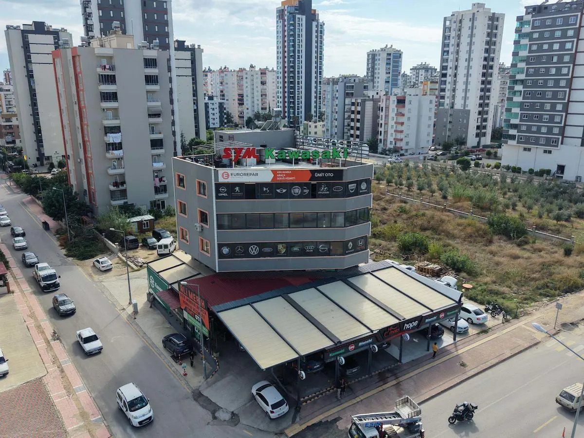 REMAX TOROS'TAN MEZİTLİ'DE 2. ÇEVRE YOLUNA CEPHELİ ÖZEL TİCARİ BİNA