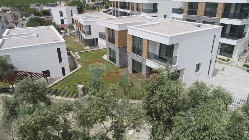 KUYUCAK’TA PLAJLI VE GÜVENLİKLİ SİTE İÇİ YAŞAM 