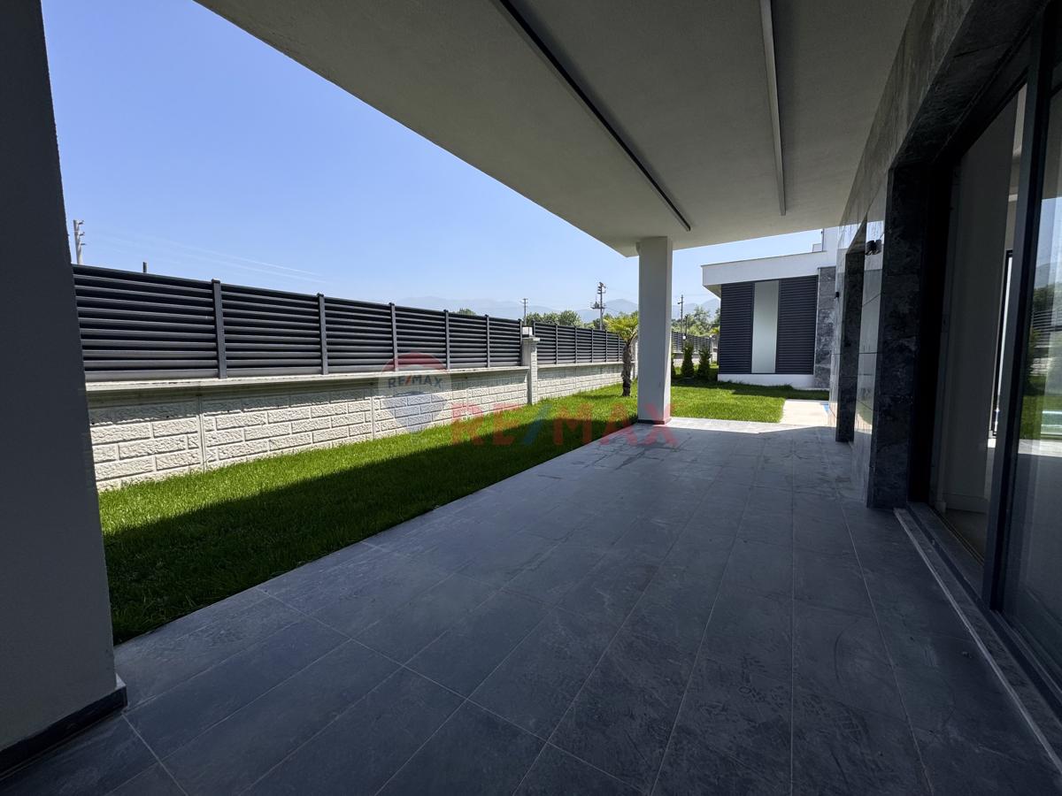 KARTEPE DE SİTE İÇİ SIFIR MÜSTAKİL HAVUZLU 4+1 SATILIK VİLLA