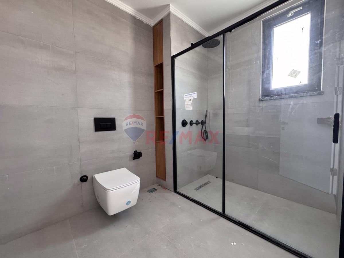 KARTEPE DE SİTE İÇİ SIFIR MÜSTAKİL HAVUZLU 4+1 SATILIK VİLLA