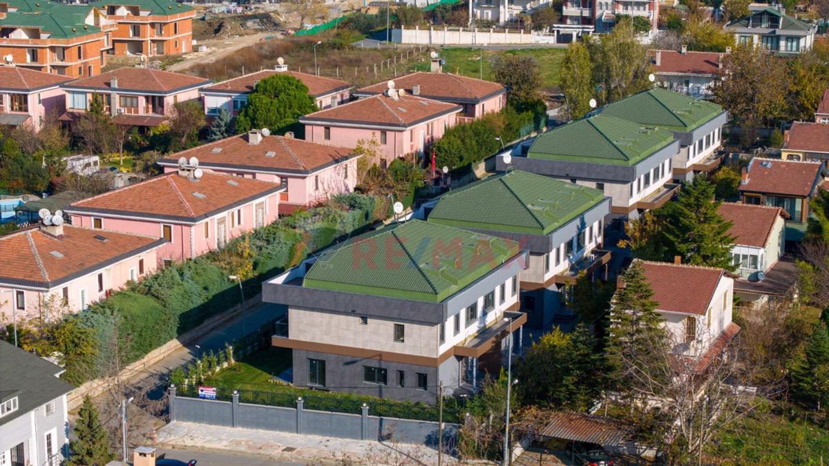 GÜZELCE  MH. DENİZ MANZARALI SATILIK 380 M2  TRİPLEKS 6+2  SIFIR VİLLA
