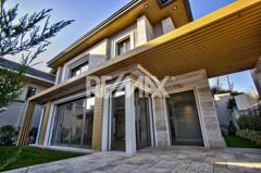 İSTINYE'DE AKILLI EV TEKNOLOJILI, ÖZEL BAHÇELI VILLA