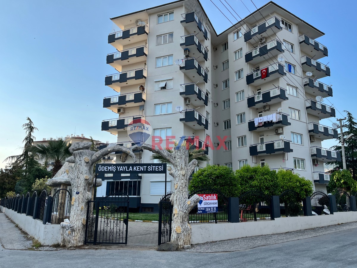 YAYLAKENT SİTESİ'NDE DOĞALGAZLI SATILIK 3+1 ARAKAT LÜX DAİRE