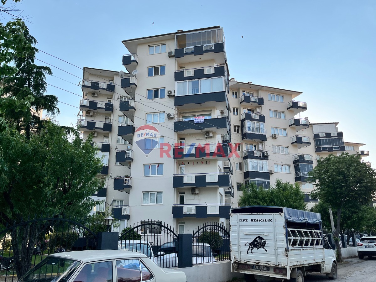 YAYLAKENT SİTESİ'NDE DOĞALGAZLI SATILIK 3+1 ARAKAT LÜX DAİRE