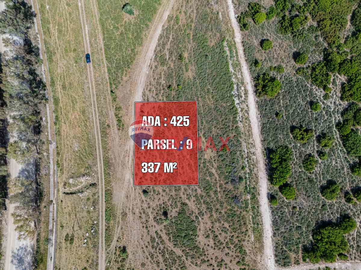 SEYREK VİLLAKENT MEVKİNDE SATILIK 337 M² 2 KAT VİLLA İMARLI ARSA