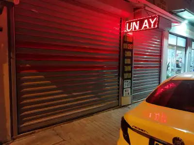 ALAYBEY SAHİL'İN BİR ARKA SOKAĞINDA BACALI DÜKKAN 40M2
