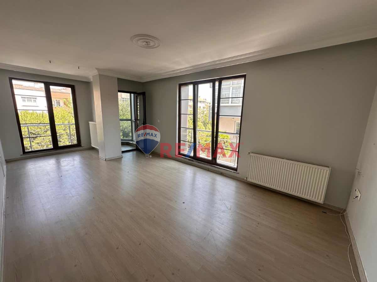 NURTEPE CADDE ÜZERINDE 2+1 KIRALIK DAIRE 