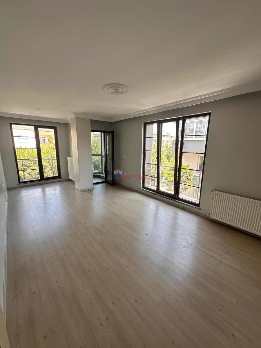 NURTEPE CADDE ÜZERINDE 2+1 KIRALIK DAIRE 