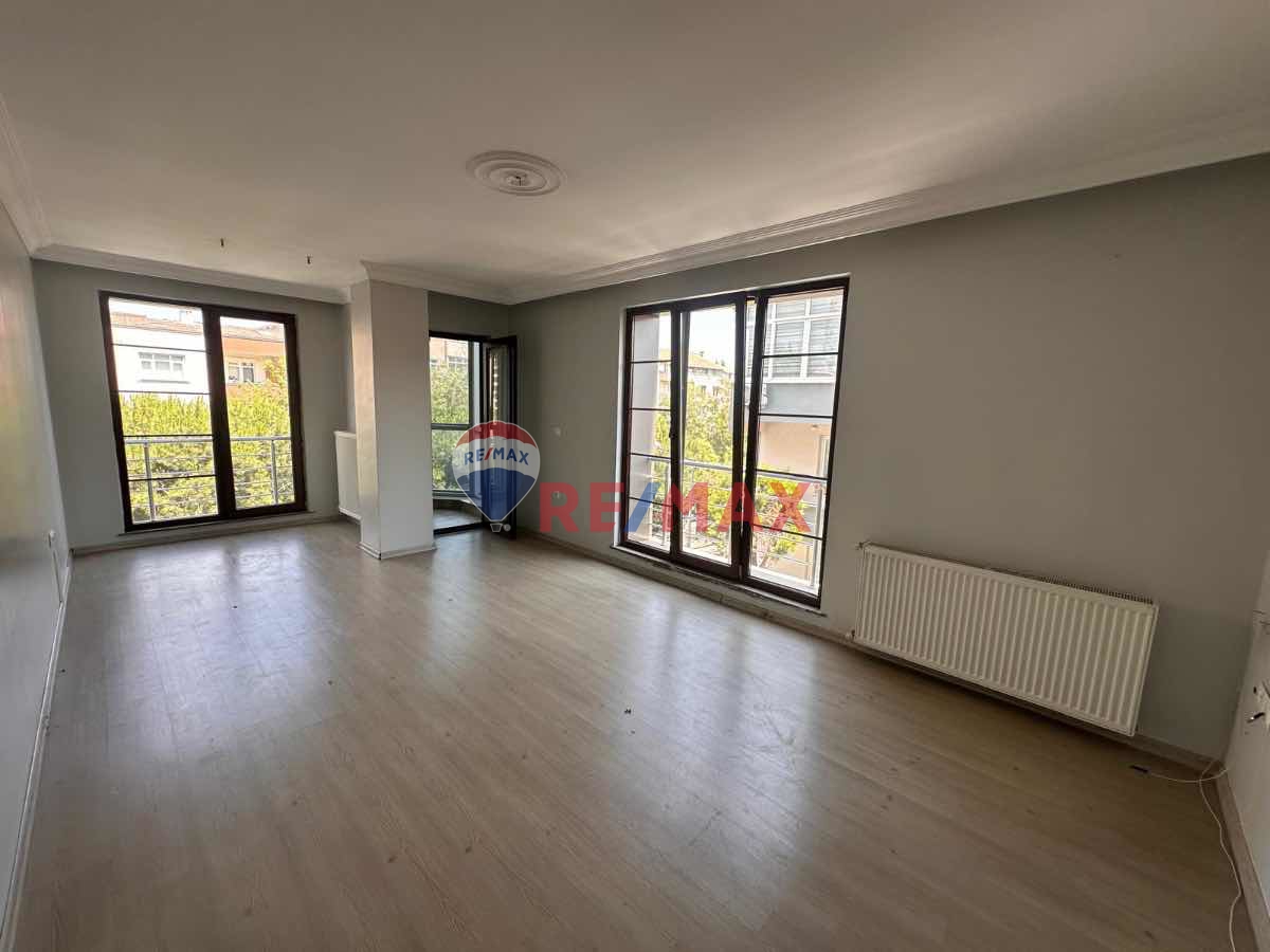 NURTEPE CADDE ÜZERINDE 2+1 KIRALIK DAIRE 