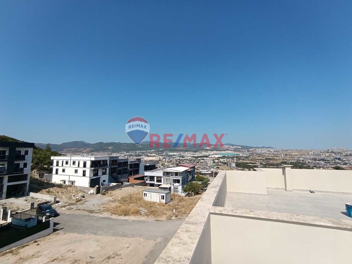 GAZİEMİR BEYAZEVLER MAH.LÜKS-KALİTELİ VİLLA