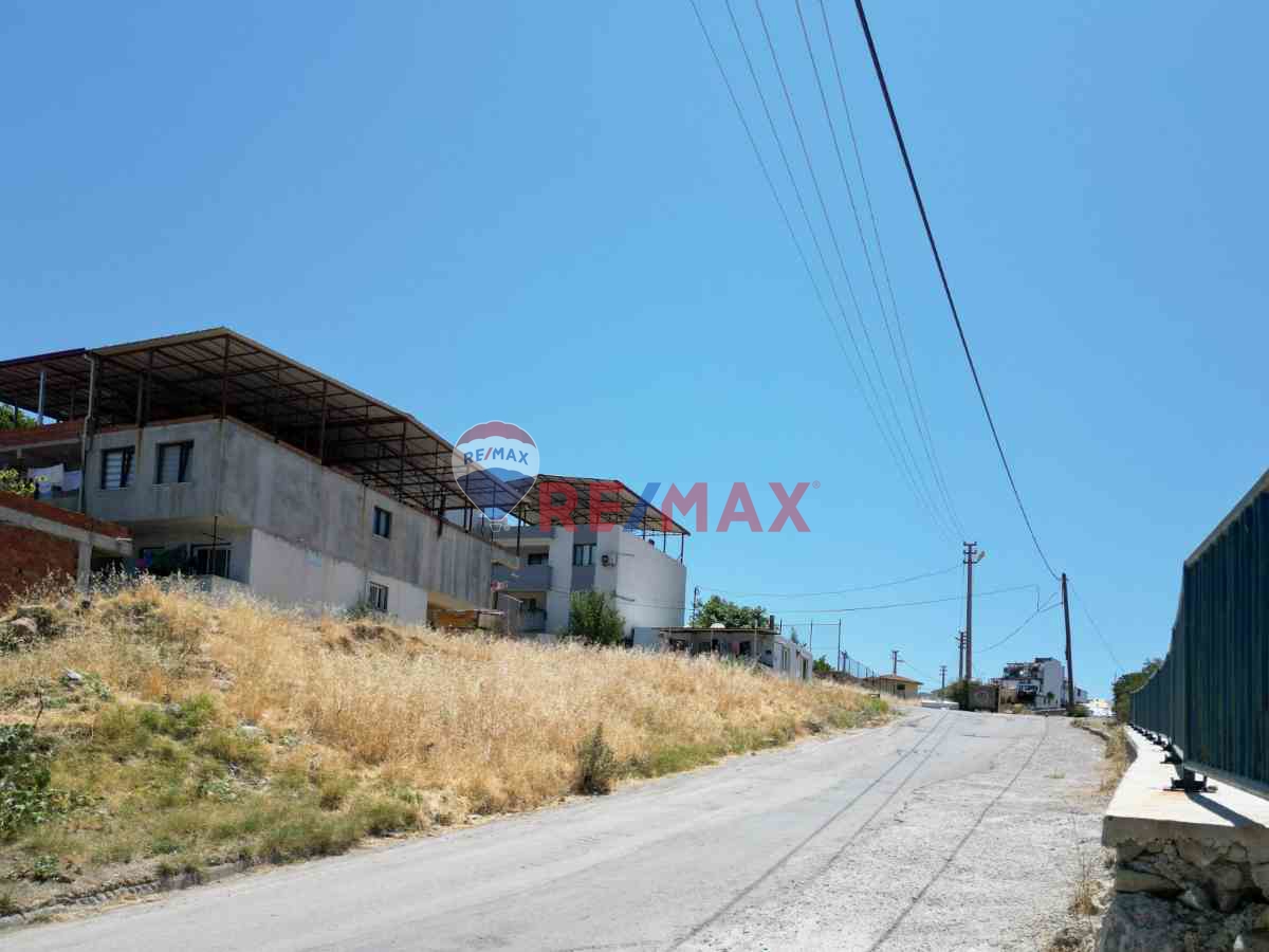 DİKİLİ İSMETPAŞA DA SATILIK KONUT İMARLI ARSA