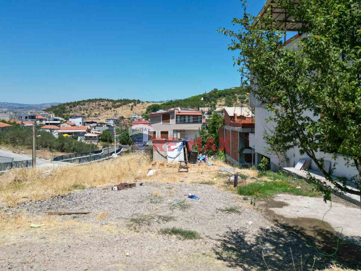 DİKİLİ İSMETPAŞA DA SATILIK KONUT İMARLI ARSA