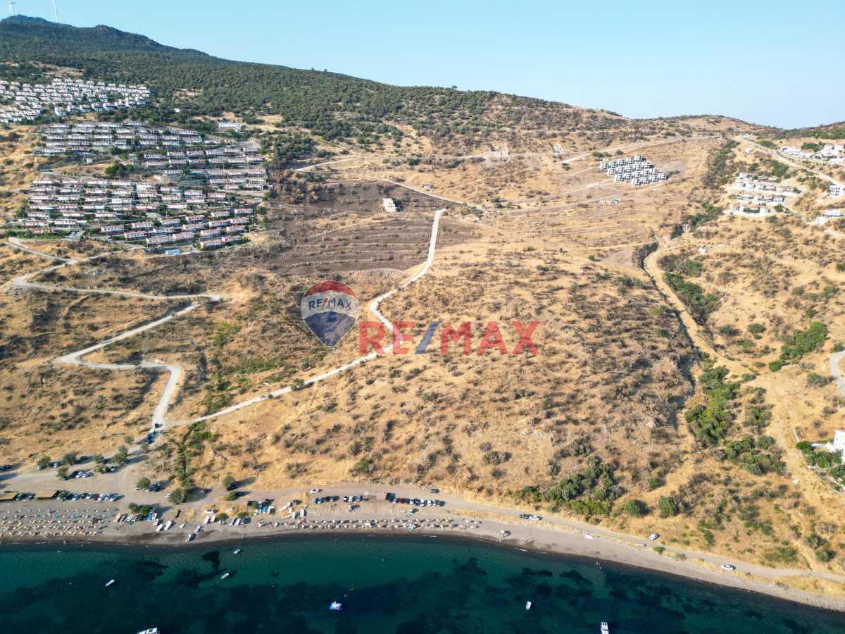 ÇANDARLI BİMEYKODA DENİZE 600 METRE MESAFEDE, MANZARALI ARSA