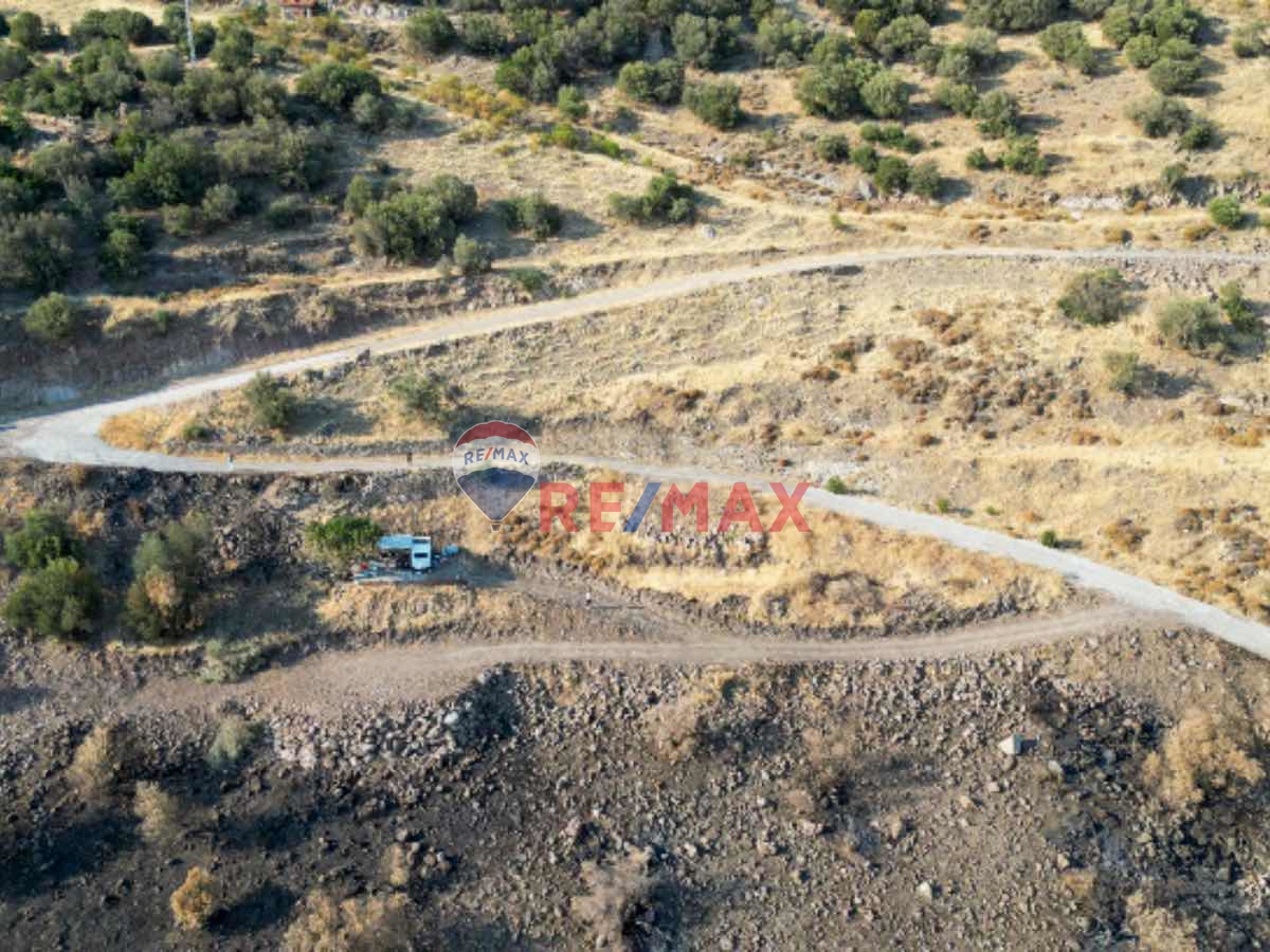 ÇANDARLI BİMEYKODA DENİZE 600 METRE MESAFEDE, MANZARALI ARSA